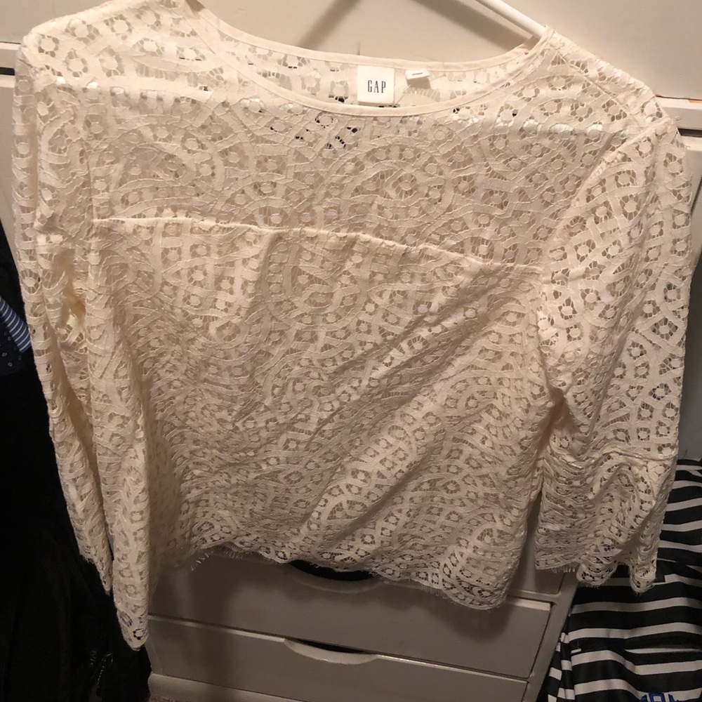 Gap bell sleeve top